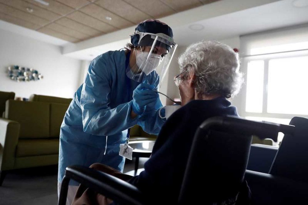 El 70% de los ancianos en residencias están inmunizados frente al coronavirus