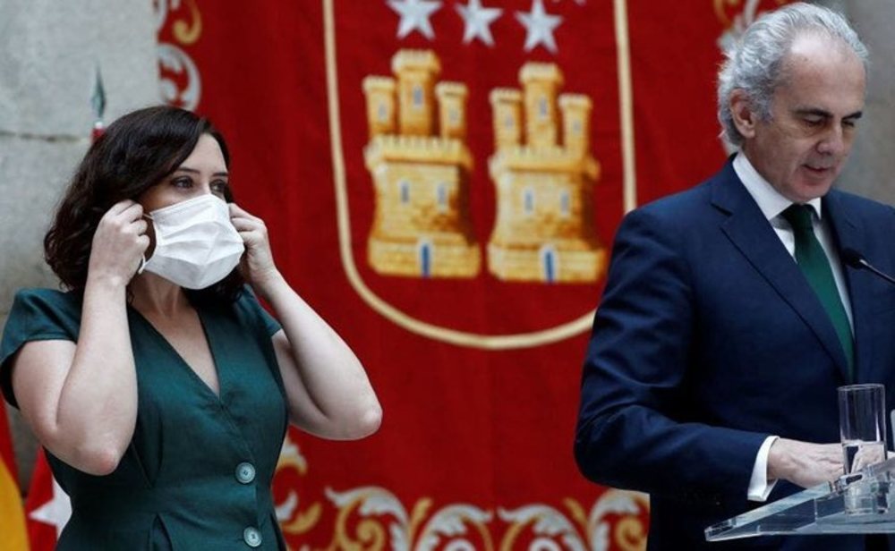 Isabel Díaz Ayuso, presidenta de la Comunidad de Madrid, y Enrique Ruiz Escudero, consejero de Sanidad