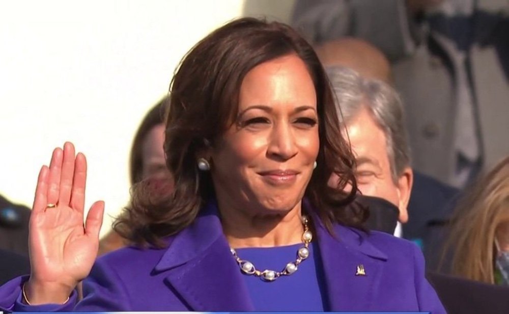 Kamala Harris jura el cargo como vicepresidenta de Estados Unidos