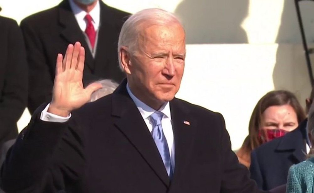 Joe Biden jura como presidente de EEUU