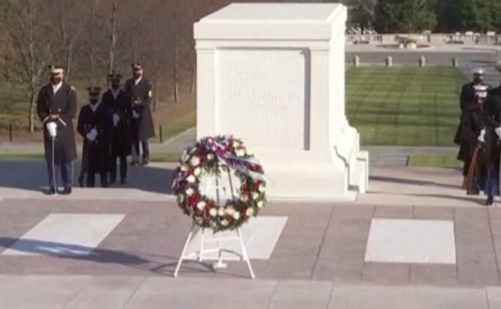 Joe Biden llega al Cementerio Nacional de Arlington