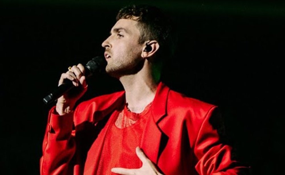 Duncan Laurence en la apertura de Eurovisión 2021