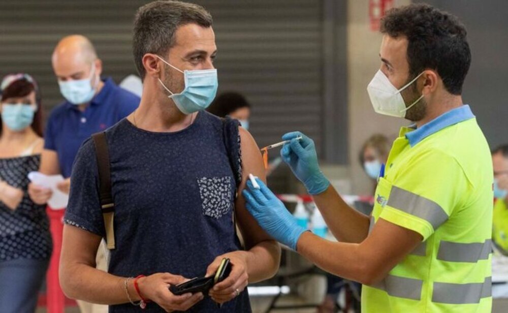 Más del 30% de la población española tiene ya la pauta completa de vacunación contra el coronavirus