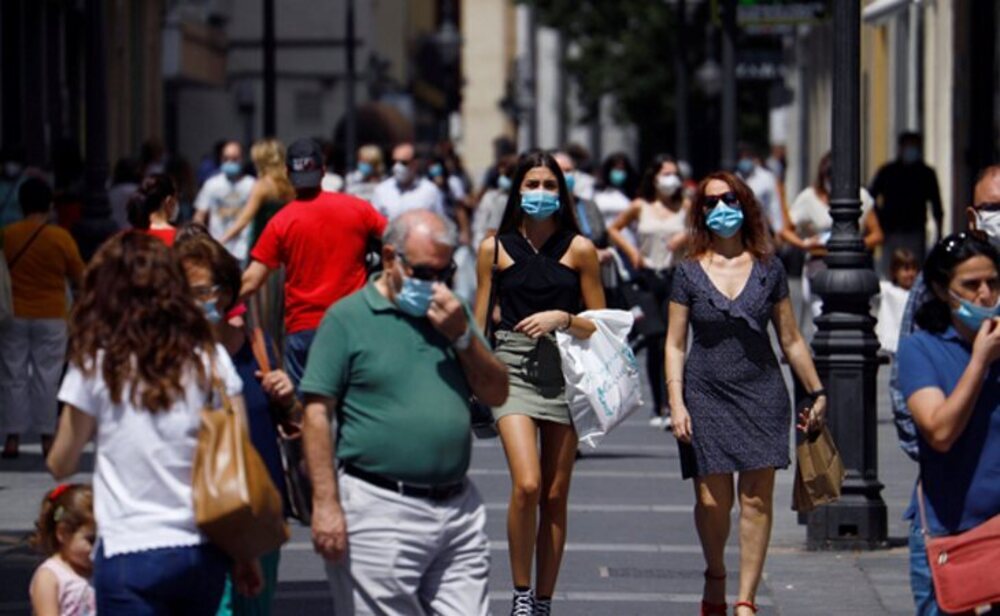 España arranca septiembre mejorando sus datos de la pandemia