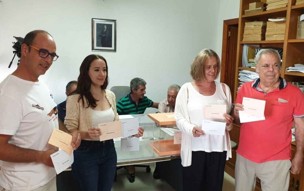 Vecinos de Villaroya (La Rioja) ya han votado en ellas elecciones generales del 23J
