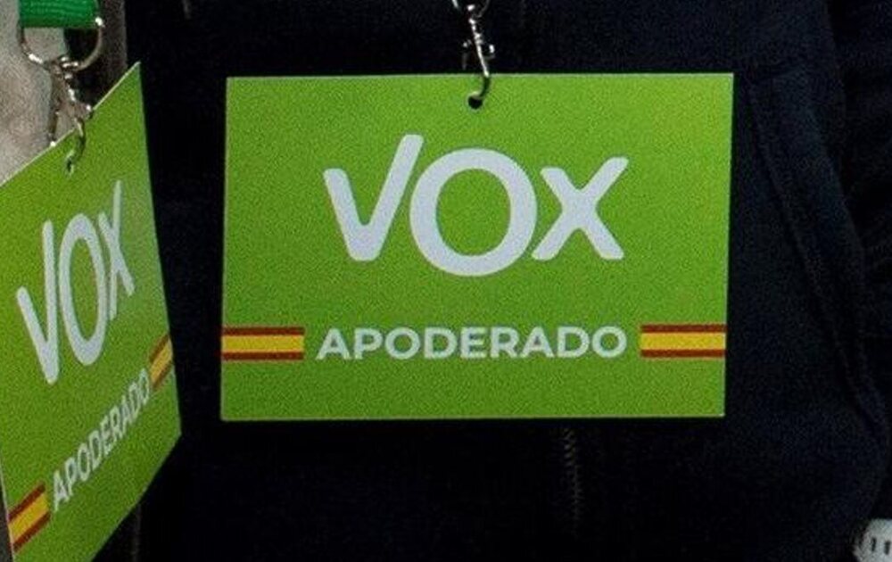 Credencial de apoderado de VOX