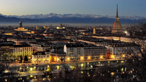 Turín de noche