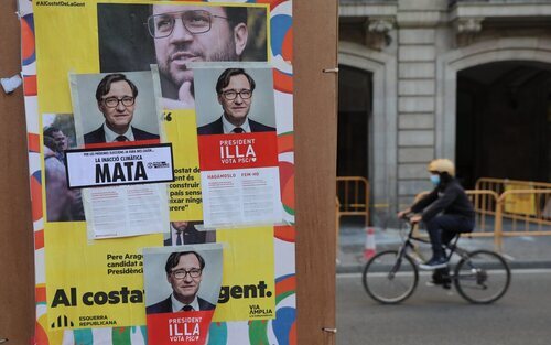 Carteles electorales de ERC y el PSC para las elecciones catalanas