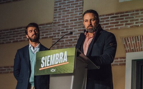 Juan García-Gallardo y Santiago Abascal (VOX), tras conocer los resultados de las elecciones de Castilla y León