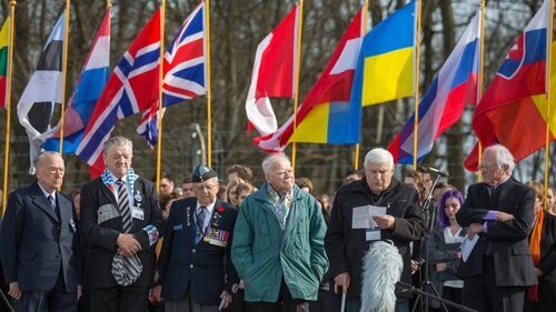 Boris Romantschenko en un memorial en Buchenwald en 2012