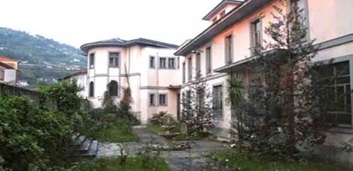 Colegio Encantado de Turón, en Asturias