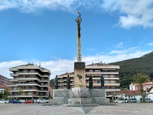 Monumento a carrero blanco