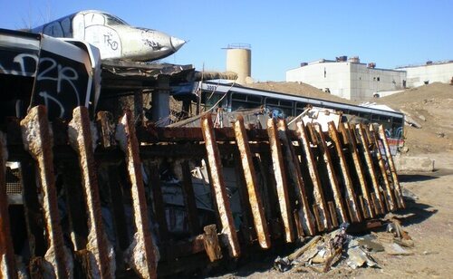 Estructura abandonada en el parque