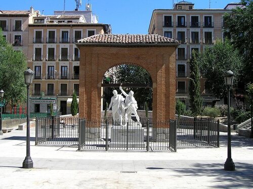 Monumento a Daoiz y Velarde, en la Plaza del 2 de Mayo