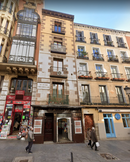 El edificio está en la calle Mayor número 61, Madrid
