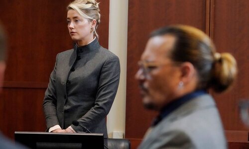 Amber Heard y Johnny Depp durante el juicio