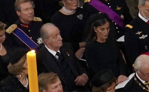 Los reyes han coincidido con Juan Carlos I y Sofía en el entierro de Isabel II
