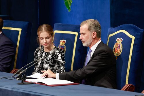 La princesa Leonor y el rey Felipe VI en los Premios Princesa de Asturias 2022