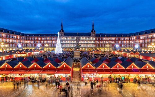 Mercadillo de Navidad en la Plaza Mayor de Madrid