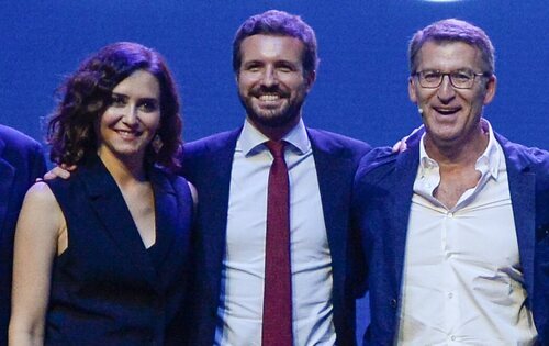 Isabel Díaz Ayuso, Pablo Casado y Alberto Núñez Feijóo en la convención nacional del PP celebrada en 2021