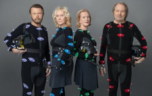 La banda sueca ABBA, preparada para montar su show