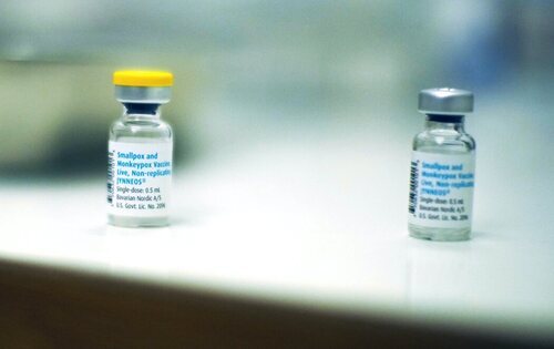 Viales de la vacuna contra la viruela del mono
