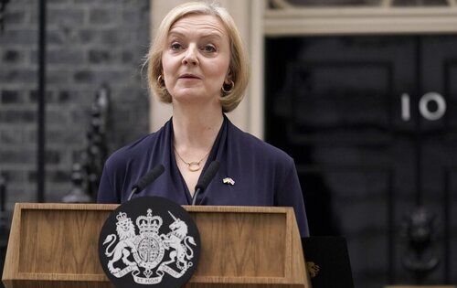 Liz Truss presentando su dimisión como primera ministra de Reino Unido