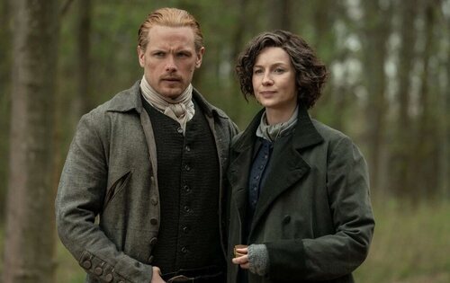 Claire (Caitriona Balfe) y Jamie (Sam Heughan), protagonists de 