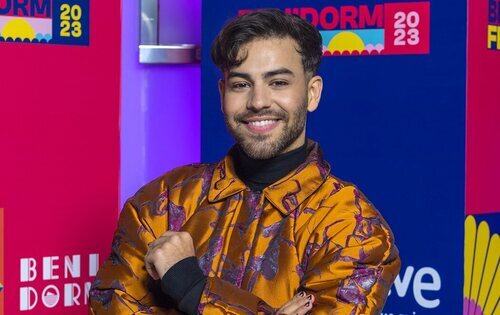 Agoney en la apertura del Benidorm Fest 2023