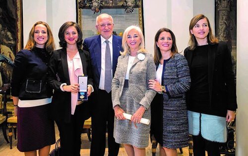 El presidente de Mercadona, Juan Roig, con su esposa Hortensia, y sus cuatro hijas