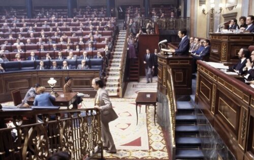 Adolfo Suárez en su intervención en el Congreso durante la moción de censura que el PSOE presentó contra su Gobierno en 1980