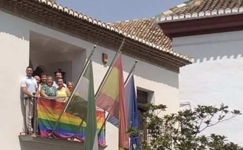 Bandera LGTBI en La Zubia