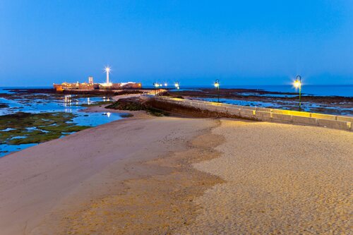 Playa de la Caleta, en Cádiz, uno de los lugares en la película de James Bond