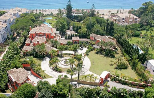 Vista aérea del patio de la lujosa mansión