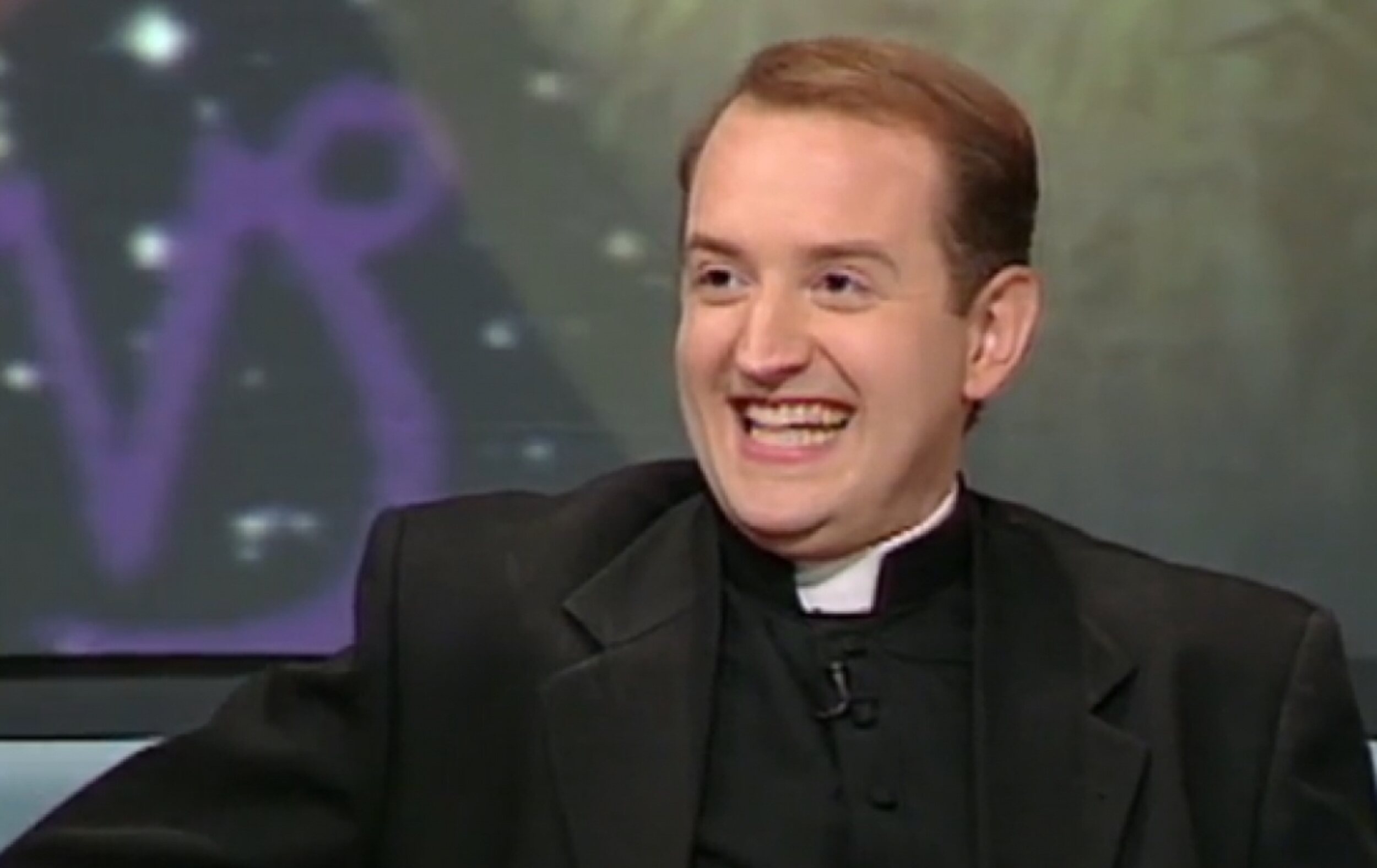 El padre Apeles reaparece y da cuenta de su delicado estado de salud