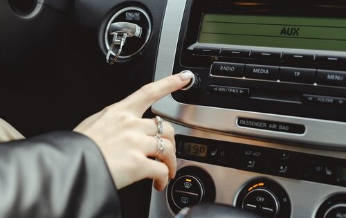 Radio en automóvil