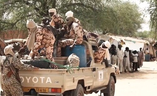 Militares de Chad en la frontera con Sudán