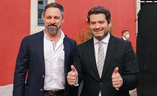 El líder de VOX, Santiago Abascal, junto al líder de Chega, André Ventura