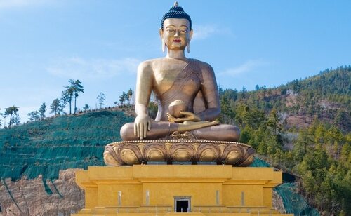 Estatua budista en Bután
