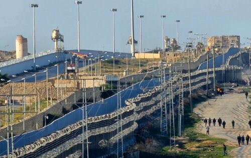 Sistema de muros instalado por Egipto en la frontera entre el Sinaí y la Franja de Gaza