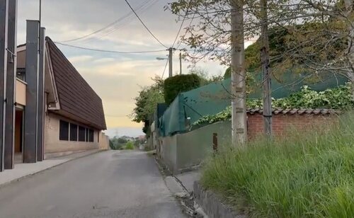 Calle que daba acceso a la casa de los horrores donde estaban encerrados los niños de Oviedo