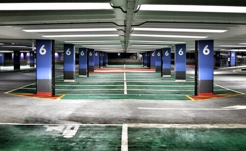 Los estafadores actúan en lugares concurridos como aparcamientos de centros comerciales