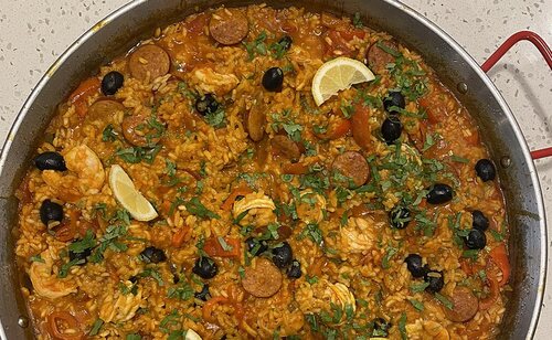 Paella con chorizo