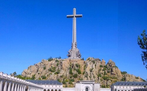 El monólogo bromeaba con dinamitar el Valle de los Caídos