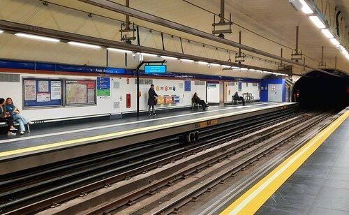 Se investiga por qué el hombre cayó a las vías del Metro de Madrid