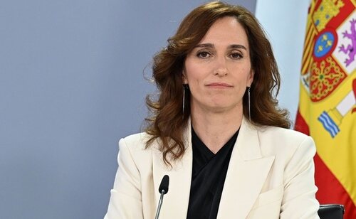 La ministra de Sanidad, Mónica García, calcula que la ayuda llegará a medio millón de personas