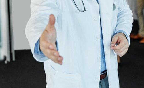 La patología debe estar acreditada por un tribunal médico