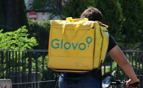 Glovo da un giro a su política laboral tras acumular polémicas y sanciones