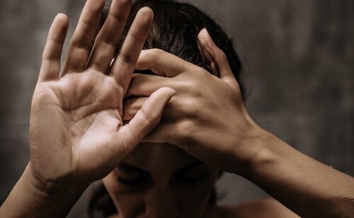 El padre permanece detenido por un presunto delito de violencia machista