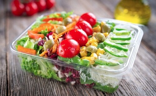 Un estudio alerta sobre presencia de parásitos en ensaladas envasadas
